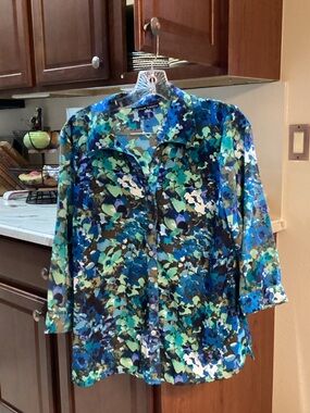 Gloria Lance Green Floral Button-Front Blouse
